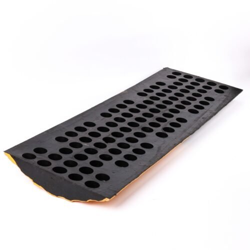 Heavy Duty Rubber Speed Hump for Trucks – 1000mm x 350mm x 70mm Middle Section - Image 3